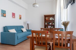 TV - Ierone Apartment with Balcony by Wonderful Italy (Siracusa)