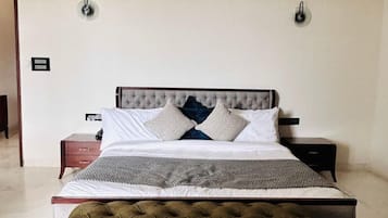 Quarto casal superior, vista para o jardim | Quartos à prova de som