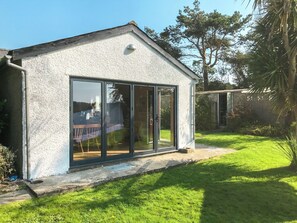 Exterior detail - 4 bedroom accommodation in Tudweiliog (Tudweiliog)