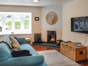 Fireplace - 4 bedroom accommodation in Tudweiliog (Tudweiliog)