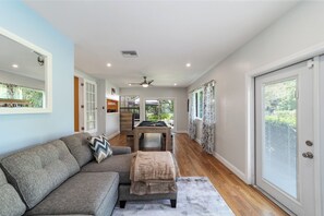 Smart TV, video games, table tennis - Charming 3-bedroom 5 min from WEC (Ocala)