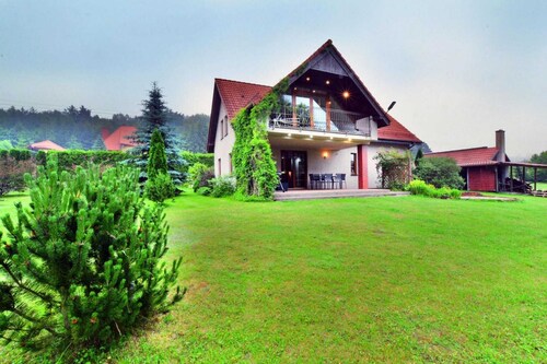 Großes, komfortables Ferienhaus mit Garten