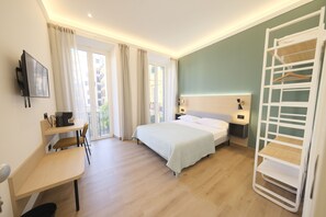Comfort szoba kétszemélyes ággyal | Íróasztal, vasaló/vasalódeszka és ingyenes wifi