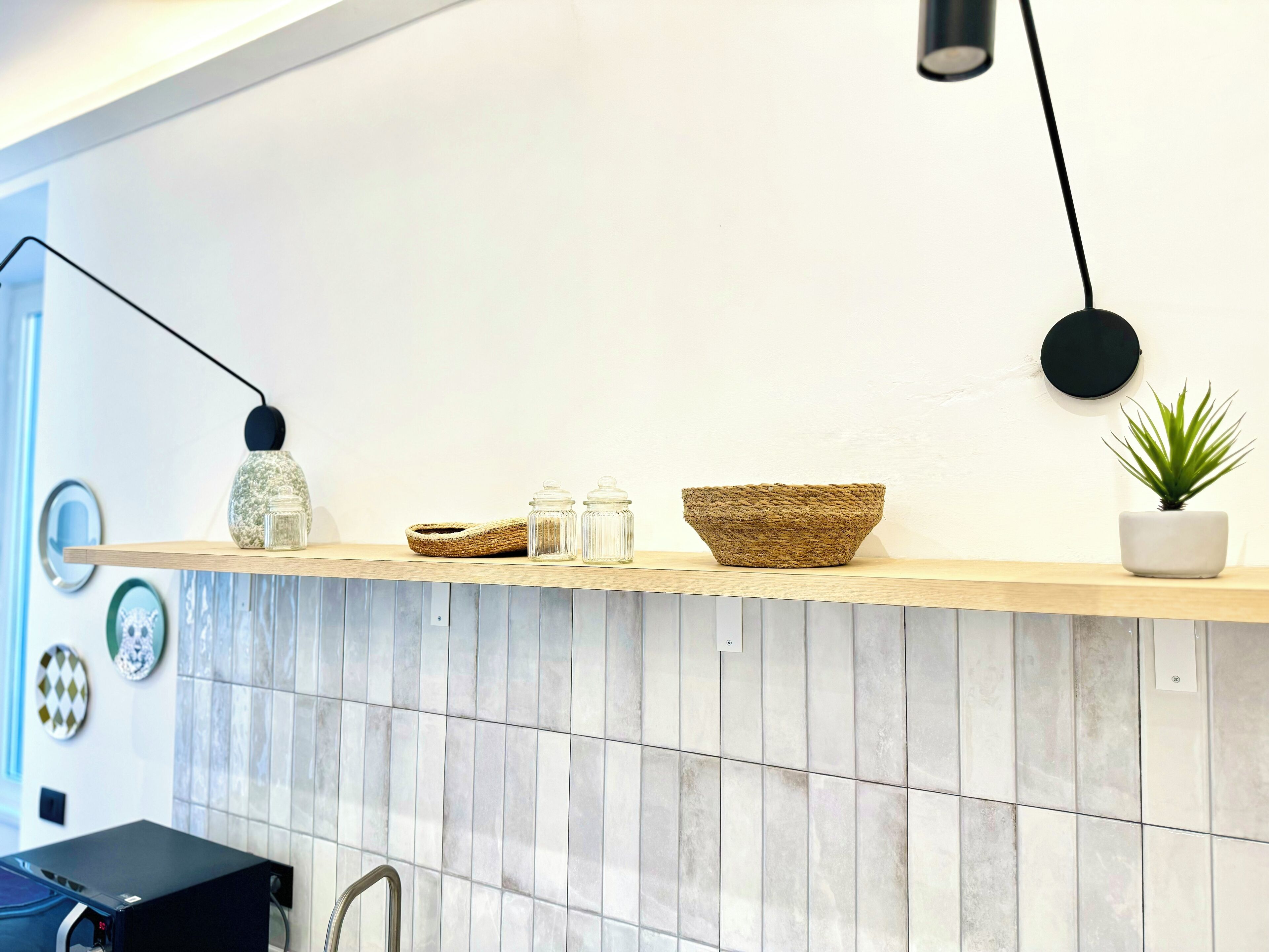 Mini-Kühlschrank, Mikrowelle, Kochgeschirr/Geschirr/Besteck