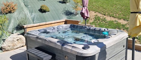 屋外スパ浴槽
