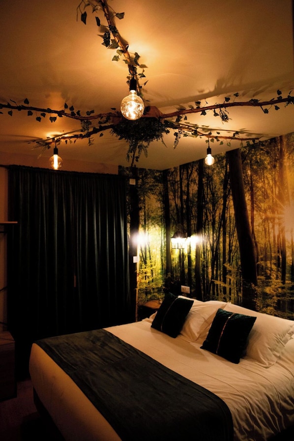 2 bedrooms, travel crib, free WiFi, bed sheets