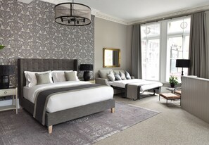 Studio Suite Standar | Brankas, meja kerja, setrika/meja setrika, dan tempat tidur bayi gratis