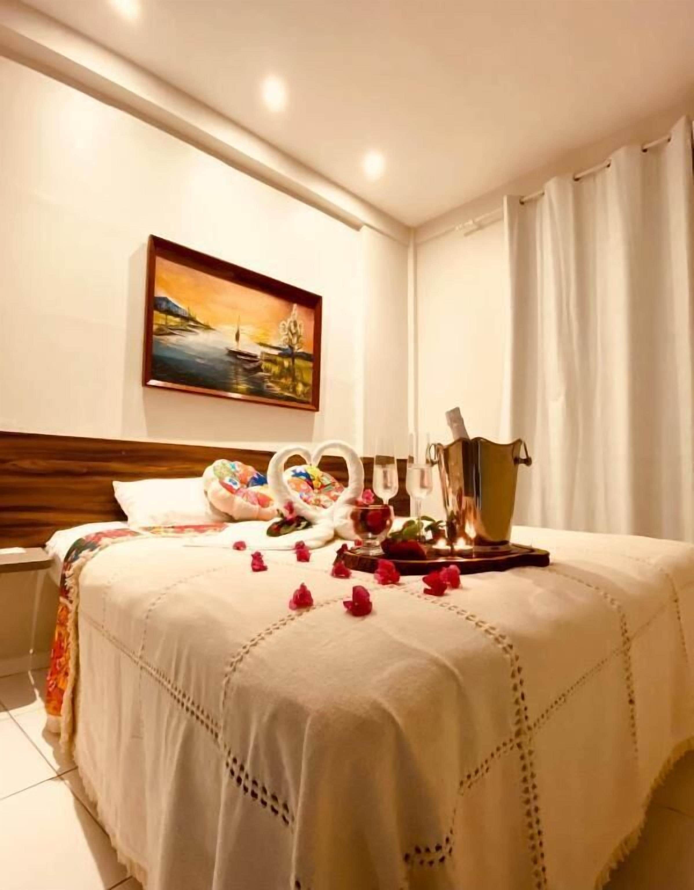 Iron/ironing board, free WiFi