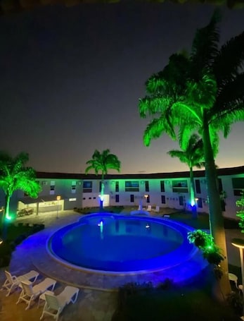 2 indoor pools