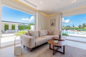 Smart TV, fireplace, foosball, table tennis - Luxury Villa Rika Corfu with 5 Bedrooms & Pool (Corfu)