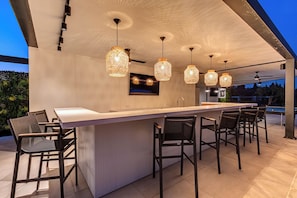Outdoor dining - Luxury Villa Rika Corfu with 5 Bedrooms & Pool (Corfu)