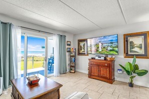 Smart-TV, Videospiele, Bücher, Stereoanlage