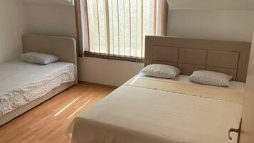 5 bedrooms, WiFi, bed sheets