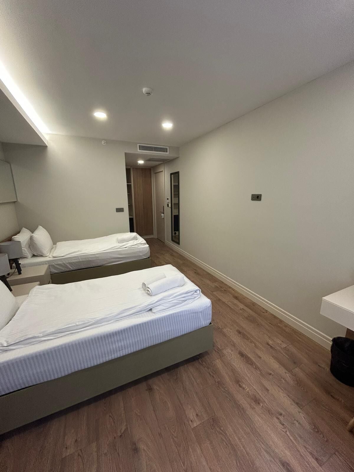 Standard-Zweibettzimmer, Nur Frauen | Schreibtisch, laptopgeeigneter Arbeitsplatz, kostenloses WLAN