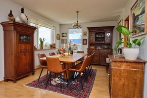 Dining - Kidafell Farmhouse (Kjósarhreppur)