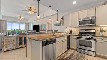 Condo, Multiple Beds (The Wharf 403) | Private kitchen | Oven, toaster