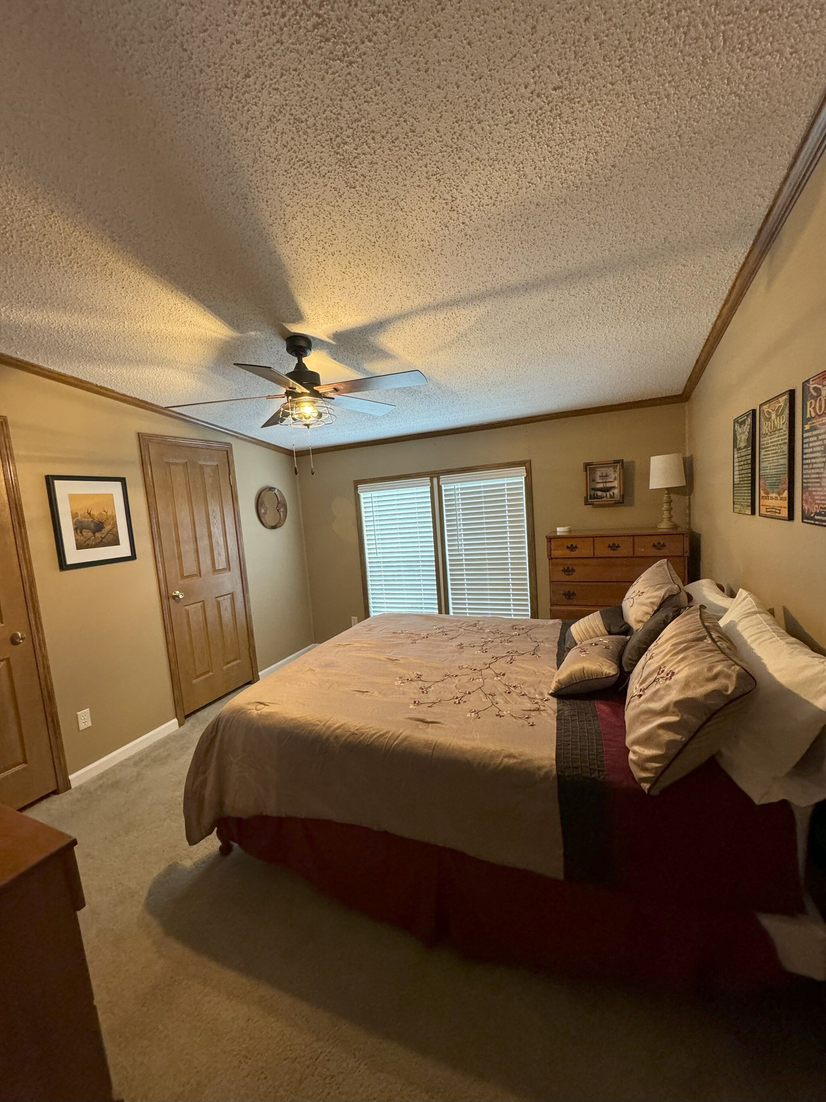 3 bedrooms, free WiFi, bed sheets