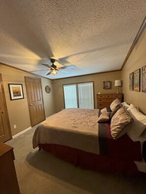 3 bedrooms, free WiFi, bed sheets