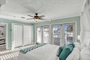 5 bedrooms, desk, iron/ironing board, travel cot - Waterfront | Pool | Game Room (Fort Lauderdale)