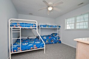 5 bedrooms, WiFi, bed sheets