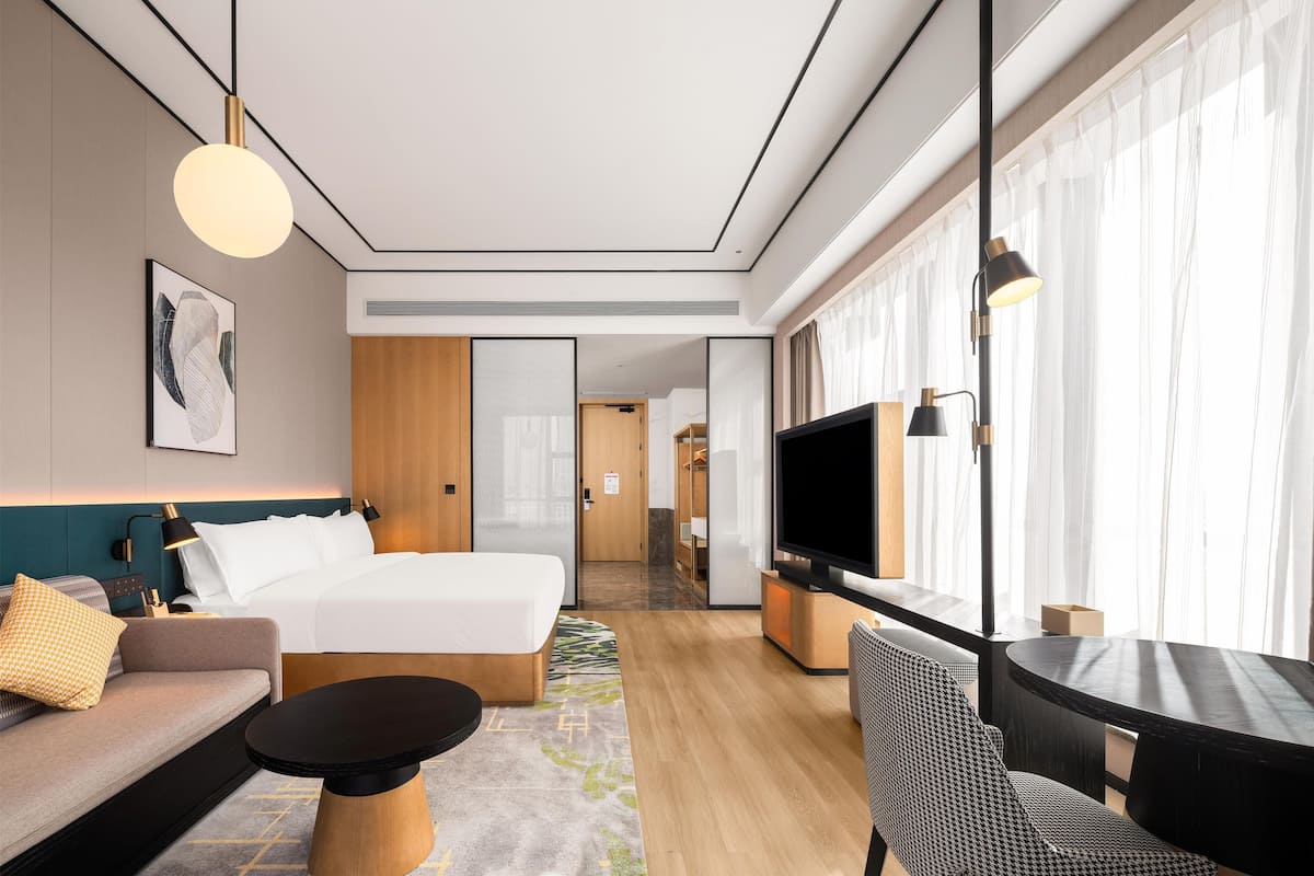 Superior Room, 1 King Bed (Sofabed)