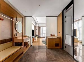 Superior Room, 1 King Bed (Sofabed) | Bathroom - Hilton Garden Inn Fenyang Yulongwan (Lvliang)