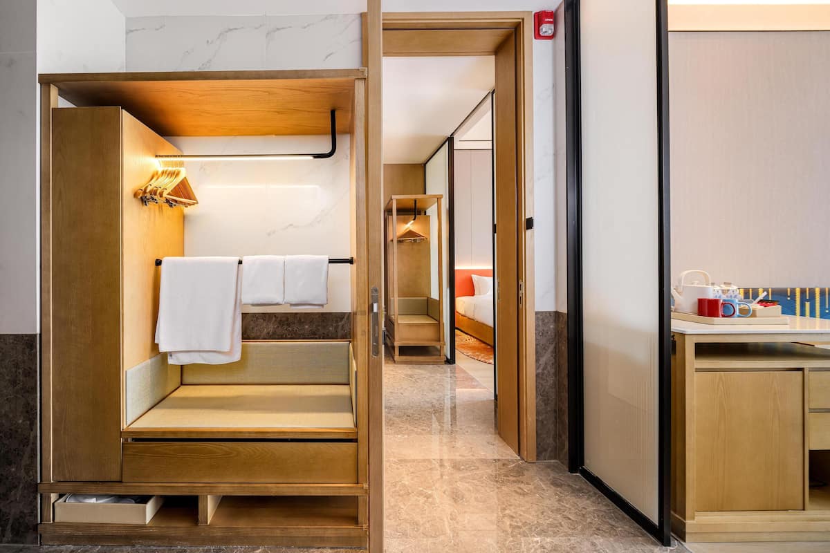 Room, 1 King Bed, Accessible