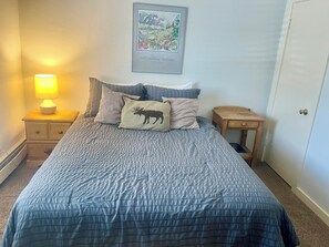 Condo, 1 Queen Bed with Sofa bed, Balcony, Mountain View (Panorama 203) | 1 bedroom, individually decorated, individually furnished, free WiFi