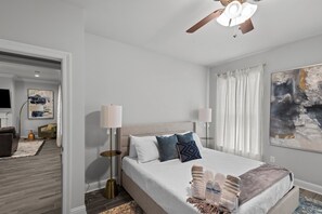 3 室のベッドルーム、アイロン / アイロン台、WiFi、ベッドシーツ