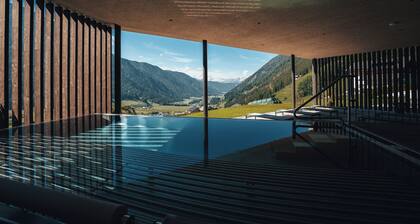 Superb Penthouse with pool and wellness area