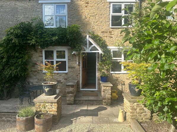 Exterior detail - Cotswold Cottage (BICESTER)