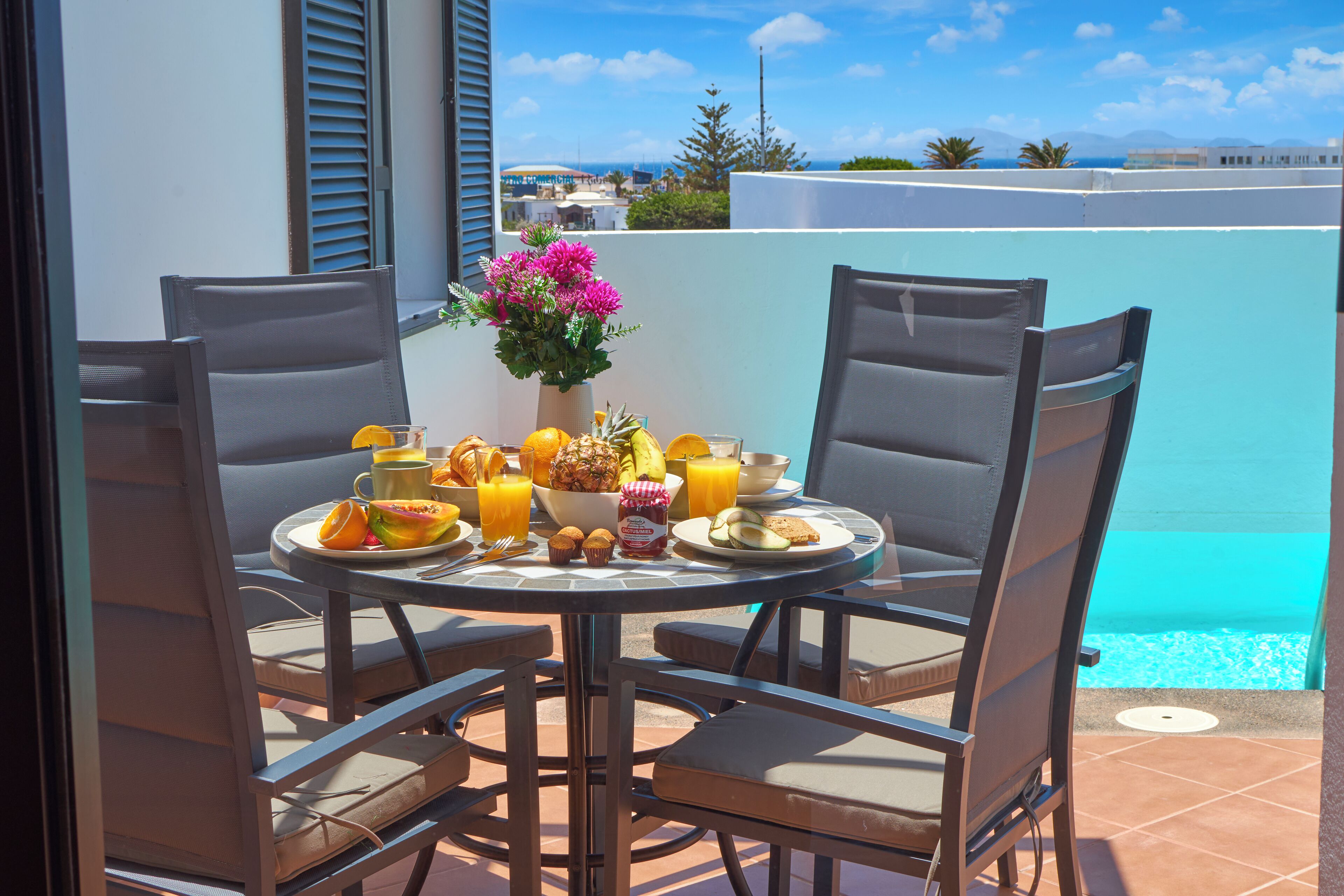 تناول الطعام بالخارج