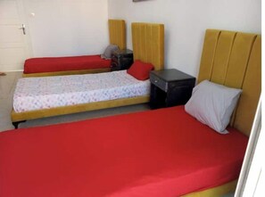 2 bedrooms, WiFi, bed sheets