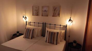 2 makuuhuonetta, silitysrauta/-lauta, ilmainen Wi-Fi, vuodevaatteet