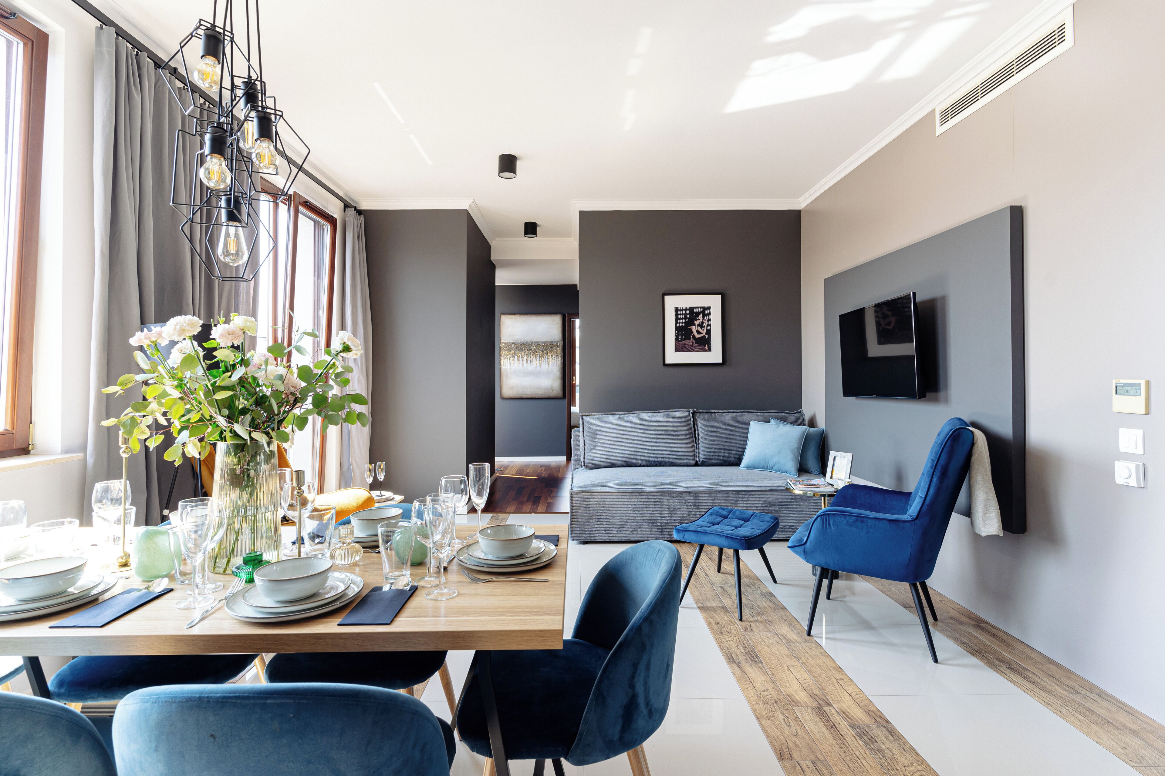 Comfort Apartment, Balcony | Living room | Flat-screen TV