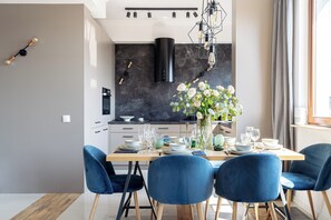 Dining room - Kleparz Skyline Apartment - LoftAffair (Kraków)