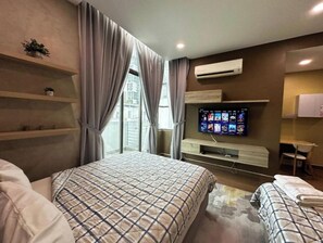 1 bedroom, desk, WiFi - Self Check in Homestay, Y5 Netflix Parking Room 1 (Cyberjaya)