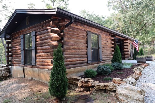 Cozy 1-Bedroom Cabin Retreat
