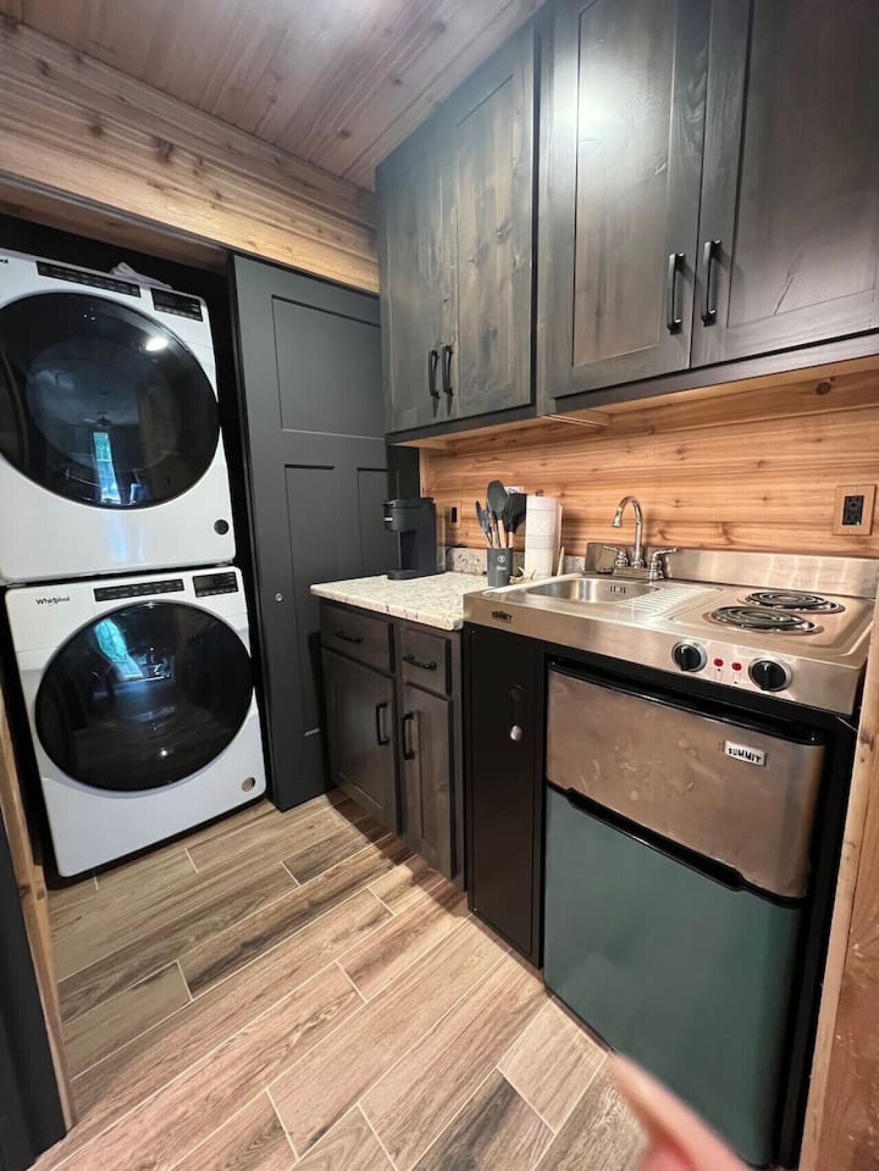 Stovetop, coffee/tea maker