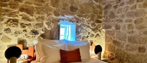 1 bedroom, iron/ironing board, internet