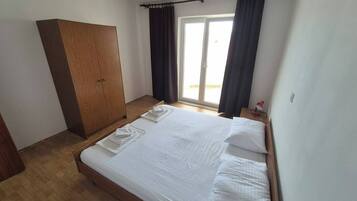 3 chambres, fer et planche Ă repasser, Wi-Fi, draps fournis