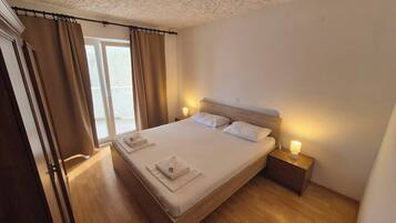 3 chambres, fer et planche Ă repasser, Wi-Fi, draps fournis