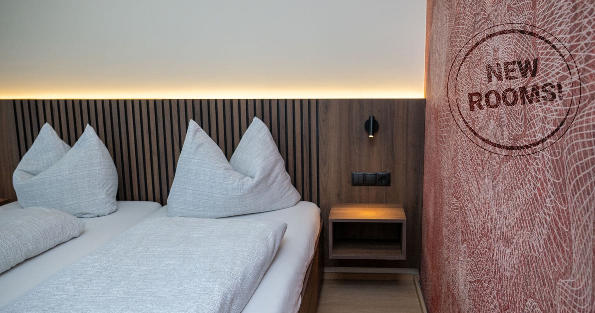 デラックス ダブルルーム バルコニー | 防音設備、WiFi (無料)