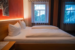 Comfort tweepersoonskamer, uitzicht op bergen | 1 slaapkamer, geluiddichte muren, gratis wifi