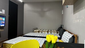 1 bedroom, free WiFi - Room 3 with free Y5 Netflix Parking coway  (Cyberjaya)