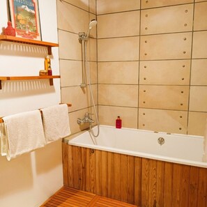 Handtücher, Seife, Toilettenpapier