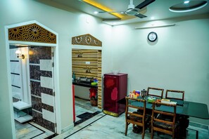 Dining - "Charming Banaras Retreat: Cozy 2-Bedroom Apartment in the Heart of Varanasi" (Varanasi)
