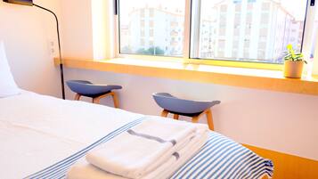 1 bedroom, desk, free WiFi, bed sheets