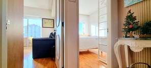 1 habitación, escritorio, wifi gratis y ropa de cama