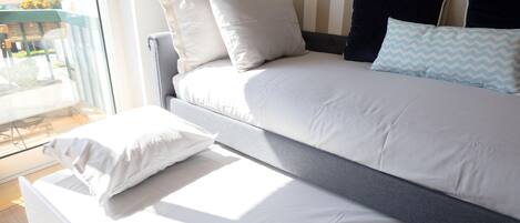1 bedroom, desk, free WiFi, bed sheets
